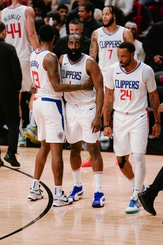 具备冲击决 具备冲击决