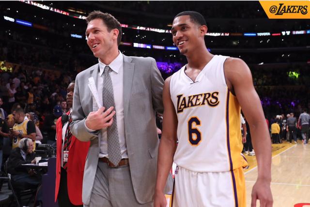 绿白路线 绿白路线